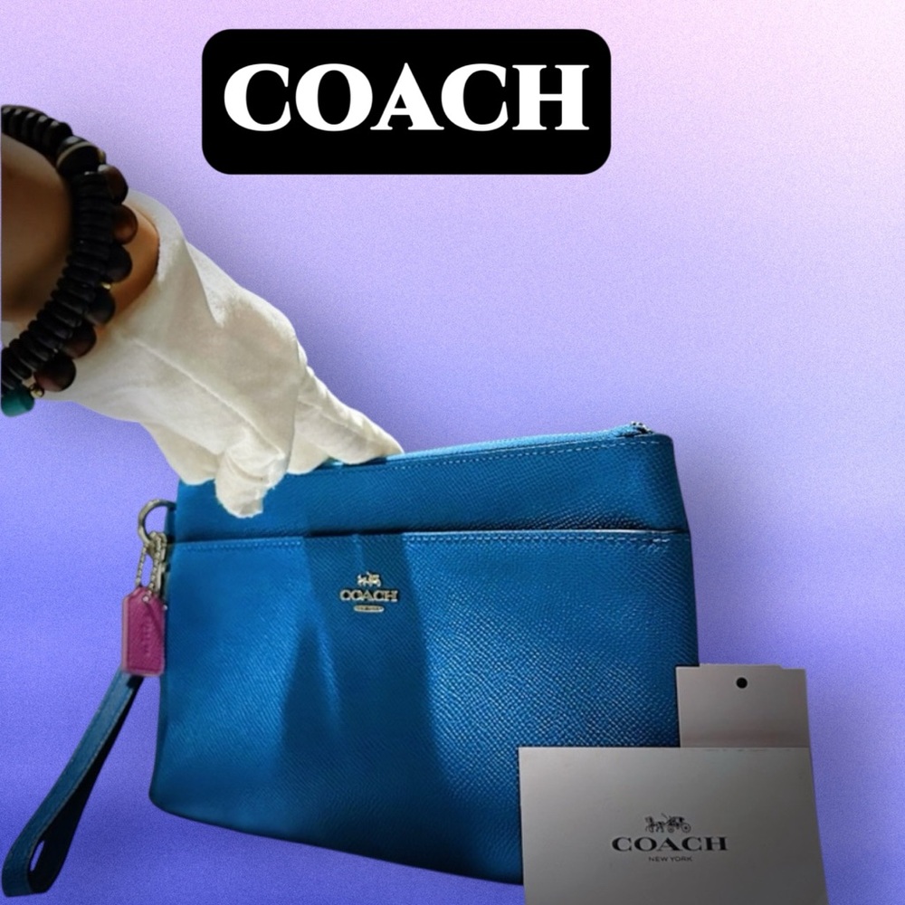 Coach Vibrant Blue Wristlet with Pink Accent new without tags - Picture 4 of 17